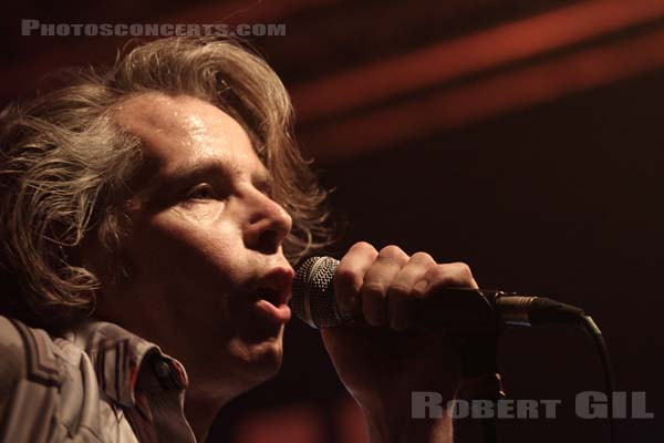 GALLON DRUNK - 2012-10-02 - PARIS - Point Ephemere - James Johnston